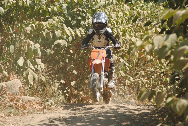 Loisirs Motorsport  Initiation moto adulte à Anse